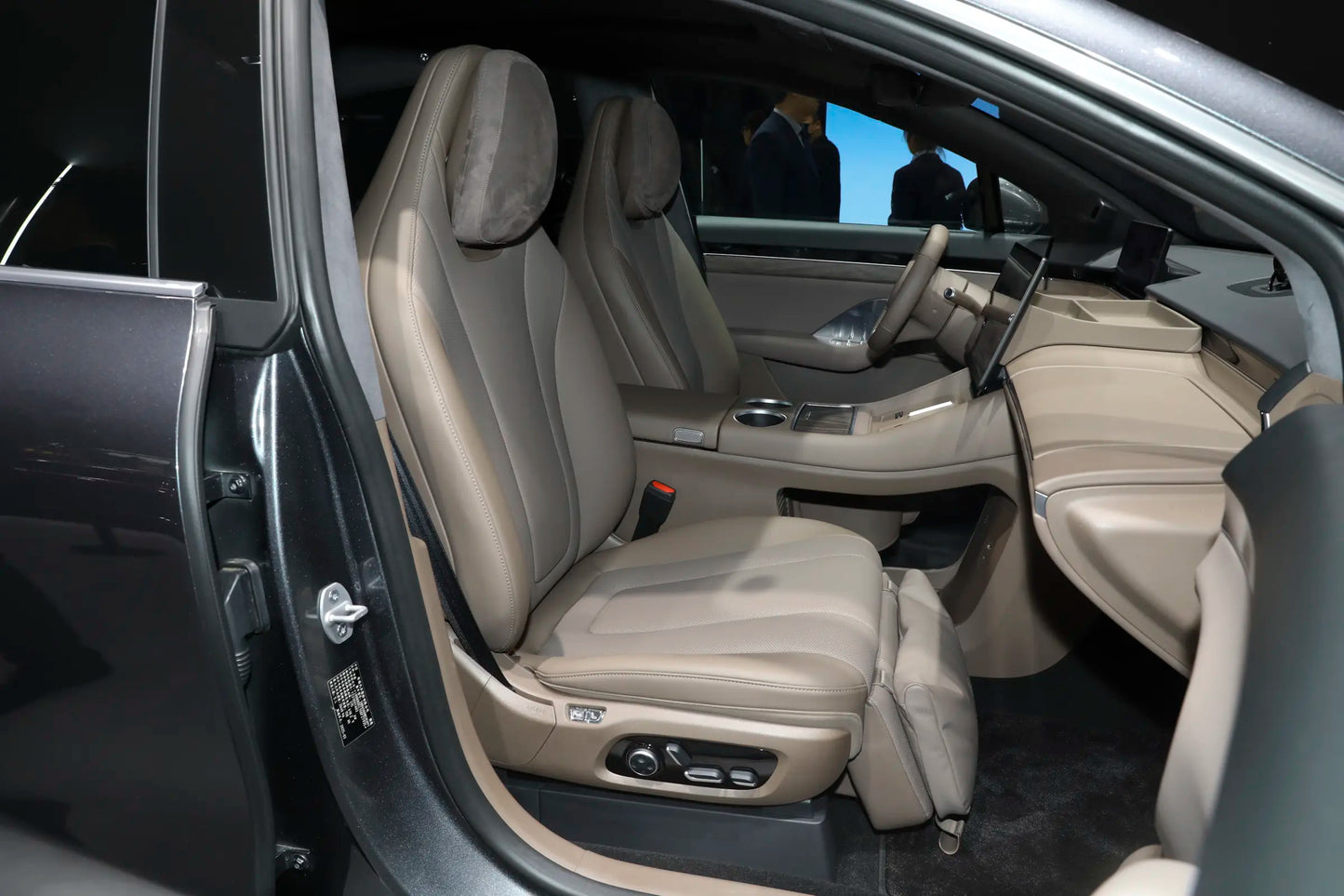 Chery LUXEED R7-Гибрид REEV